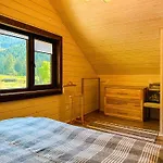 Apartamento маєток ярини